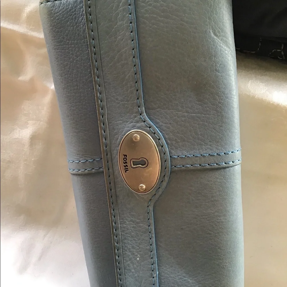 FOSSIL PURSE AND WALLET - Picture 10 of 15